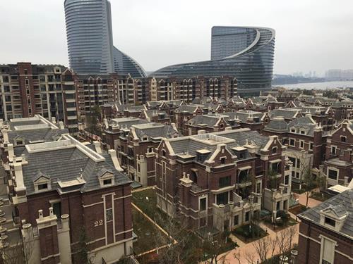 تواجه الشركات المصنعة للخشب الرقائقي الفيلم